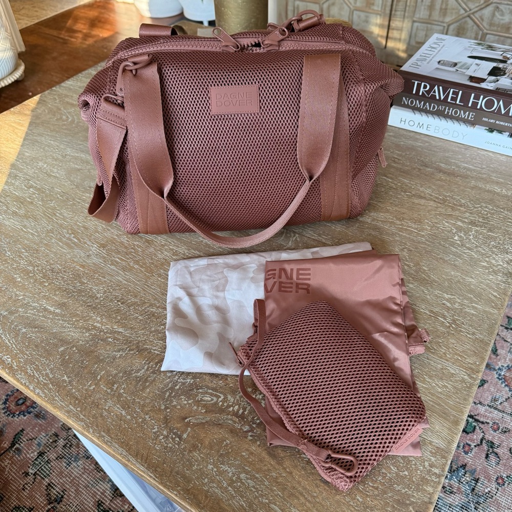 EUC Medium Landon Air Mesh Carryall